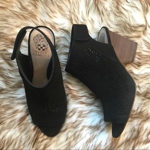 SUEDE VINCE CAMUTO HEELS